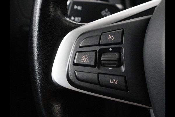 BMW 2 Serie Active Tourer 225xe iPerformance Sport Line | SOH 88,1% | Panoramadak | Stoelverwarming | Harman/Kardon | Carplay | Sportstoelen | Head-Up | Camera | Navigatie | DAB | Park Assist | PHEV | Plug In