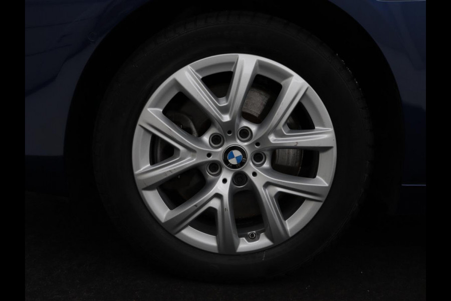 BMW 2 Serie Active Tourer 225xe iPerformance Sport Line | SOH 88,1% | Panoramadak | Stoelverwarming | Harman/Kardon | Carplay | Sportstoelen | Head-Up | Camera | Navigatie | DAB | Park Assist | PHEV | Plug In