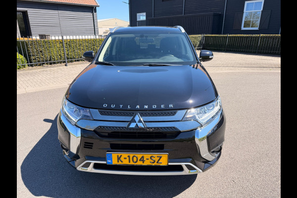 Mitsubishi Outlander 2.4 PHEV AWD PURE PLUG IN HYBRIDE CAMERA CARPLAY LED-XENON