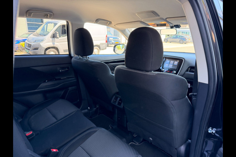 Mitsubishi Outlander 2.4 PHEV AWD PURE PLUG IN HYBRIDE CAMERA CARPLAY LED-XENON