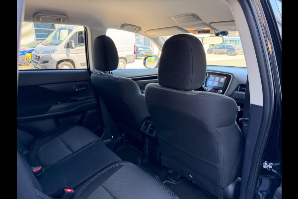 Mitsubishi Outlander 2.4 PHEV AWD PURE PLUG IN HYBRIDE CAMERA CARPLAY LED-XENON