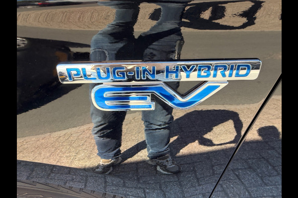 Mitsubishi Outlander 2.4 PHEV AWD PURE PLUG IN HYBRIDE CAMERA CARPLAY LED-XENON