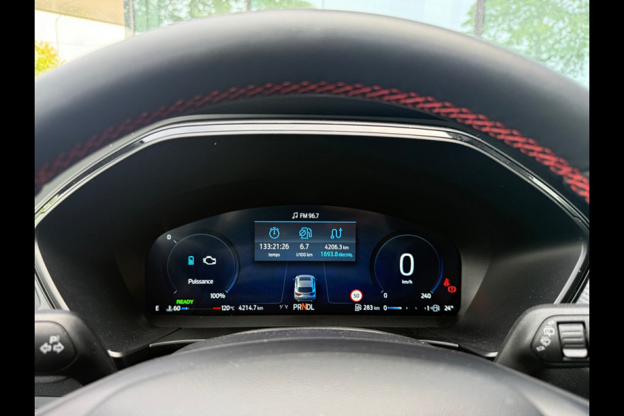 Ford Kuga 2.5 HEV ST Line X - Automaat - Panodak - Navi - Climate - Winterpack