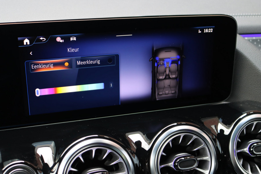 Mercedes-Benz EQA 250+ AMG Line 71 kWh | Facelift | 37.000,- ex BTW | Panoramadak | Distronic | Memory | Leder | Keyless Go | Surround Camera | Exclusief-pakket | Apple Carplay/Android Auto |
