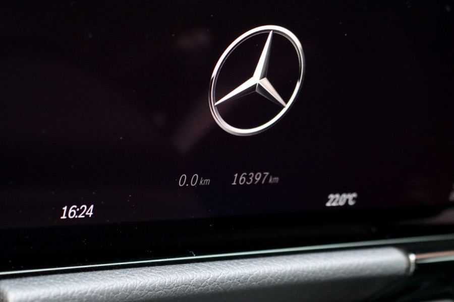 Mercedes-Benz EQA 250+ AMG Line 71 kWh | Facelift | 37.000,- ex BTW | Panoramadak | Distronic | Memory | Leder | Keyless Go | Surround Camera | Exclusief-pakket | Apple Carplay/Android Auto |
