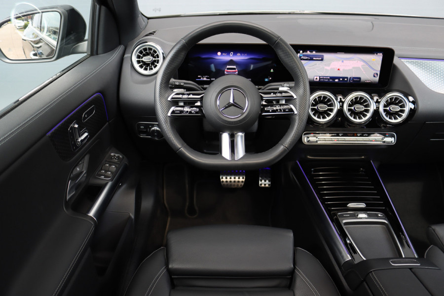 Mercedes-Benz EQA 250+ AMG Line 71 kWh | Facelift | 37.000,- ex BTW | Panoramadak | Distronic | Memory | Leder | Keyless Go | Surround Camera | Exclusief-pakket | Apple Carplay/Android Auto |