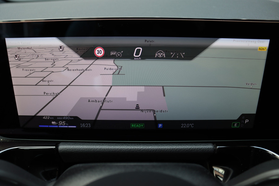Mercedes-Benz EQA 250+ AMG Line 71 kWh | Facelift | 37.000,- ex BTW | Panoramadak | Distronic | Memory | Leder | Keyless Go | Surround Camera | Exclusief-pakket | Apple Carplay/Android Auto |