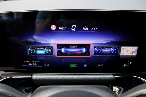 Mercedes-Benz EQA 250+ AMG Line 71 kWh | Facelift | 37.000,- ex BTW | Panoramadak | Distronic | Memory | Leder | Keyless Go | Surround Camera | Exclusief-pakket | Apple Carplay/Android Auto |