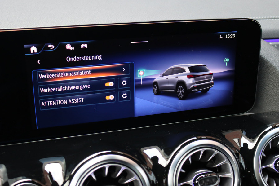 Mercedes-Benz EQA 250+ AMG Line 71 kWh | Facelift | 37.000,- ex BTW | Panoramadak | Distronic | Memory | Leder | Keyless Go | Surround Camera | Exclusief-pakket | Apple Carplay/Android Auto |