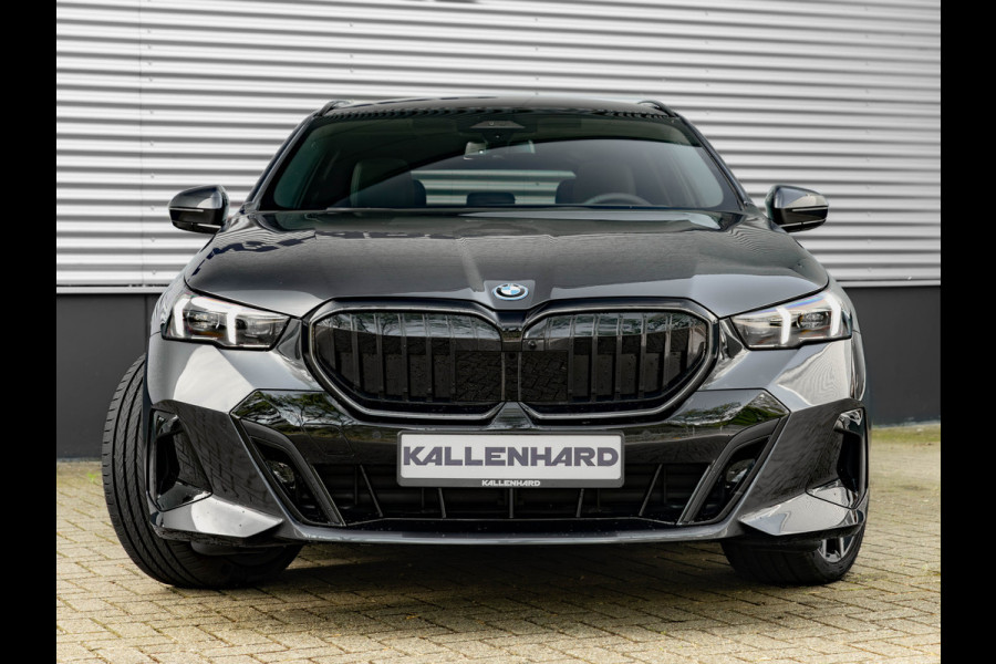 BMW 5 Serie Touring 530e M-Sport Pro - Pano - Trekhaak - ACC - Head-up - Harman Kardon