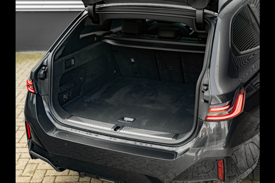 BMW 5 Serie Touring 530e M-Sport Pro - Pano - Trekhaak - ACC - Head-up - Harman Kardon