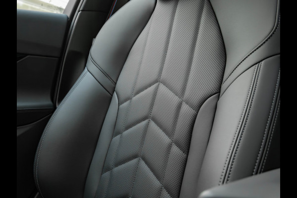 BMW 5 Serie Touring 530e M-Sport Pro - Pano - Trekhaak - ACC - Head-up - Harman Kardon