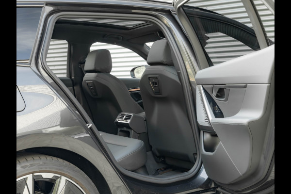 BMW 5 Serie Touring 530e M-Sport Pro - Pano - Trekhaak - ACC - Head-up - Harman Kardon