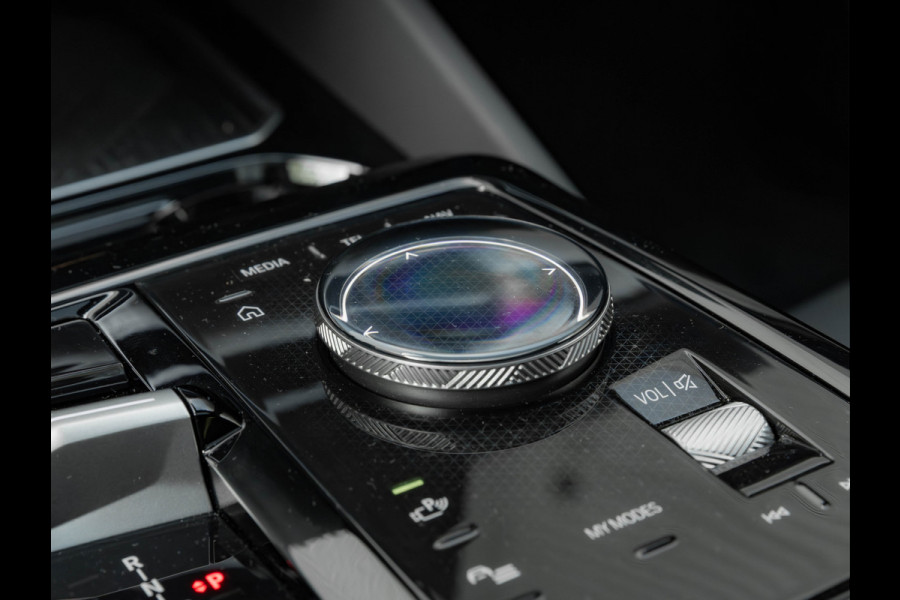 BMW 5 Serie Touring 530e M-Sport Pro - Pano - Trekhaak - ACC - Head-up - Harman Kardon