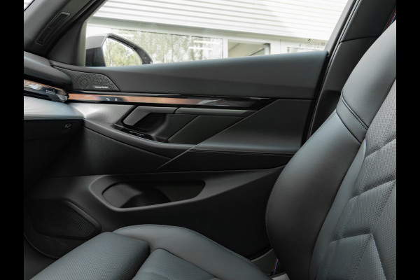 BMW 5 Serie Touring 530e M-Sport Pro - Pano - Trekhaak - ACC - Head-up - Harman Kardon