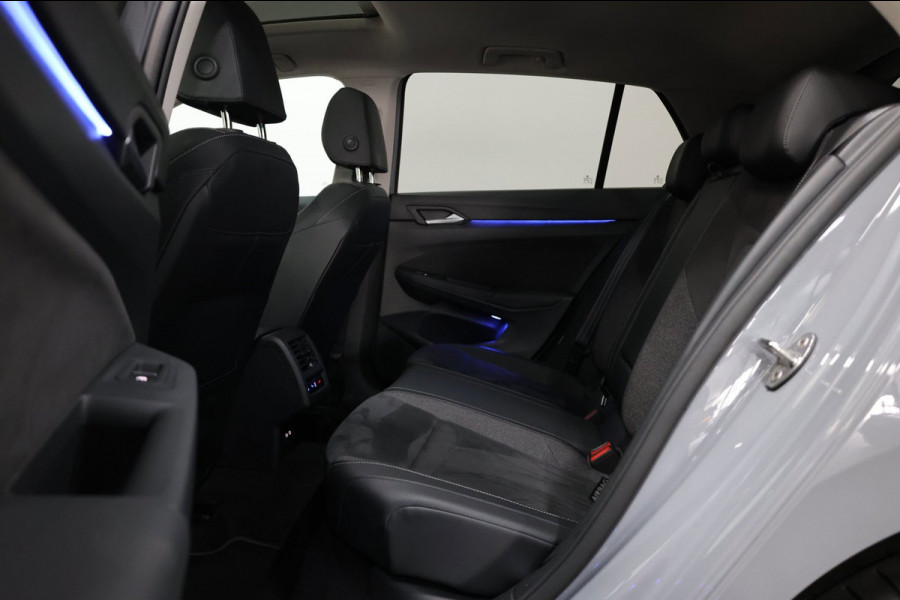 Volkswagen Golf 1.5 eTSI R-Line Edition LED/VIRTUAL/SFEER/PANO/ALCANTARA+S.VERWARMING+MEMORY/19" LMV/ACC/ECC/12 MND GARANTIE!