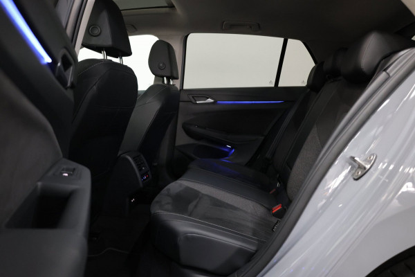Volkswagen Golf 1.5 eTSI R-Line Edition LED/VIRTUAL/SFEER/PANO/ALCANTARA+S.VERWARMING+MEMORY/19" LMV/ACC/ECC/12 MND GARANTIE!