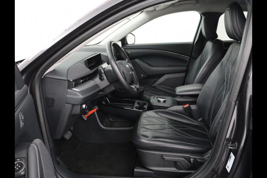 Ford Mustang Mach-E RWD 75 kWh | SOH 92,7% | Leder | Stoelverwarming | 360 Camera | Adaptive cruise | Carplay | B&O Sound | Navigatie | Park Assist | Keyless | Full LED | Side Assist | Climate control