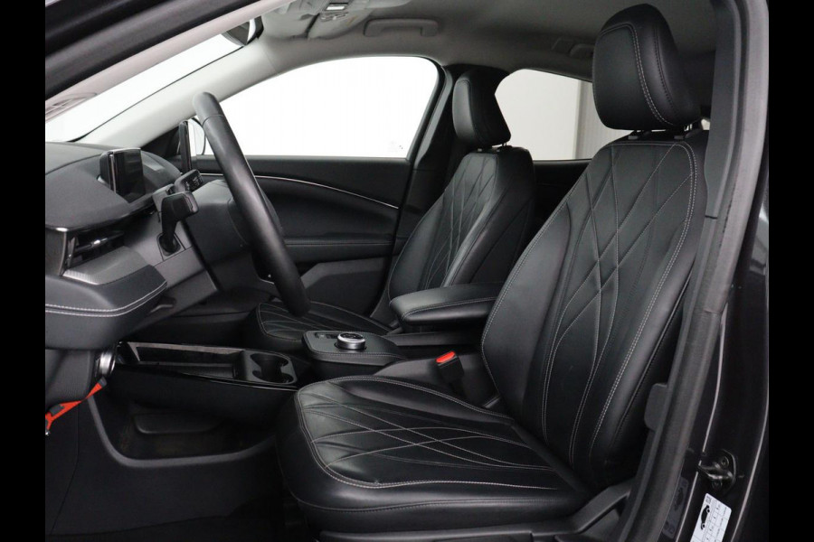 Ford Mustang Mach-E RWD 75 kWh | SOH 92,7% | Leder | Stoelverwarming | 360 Camera | Adaptive cruise | Carplay | B&O Sound | Navigatie | Park Assist | Keyless | Full LED | Side Assist | Climate control