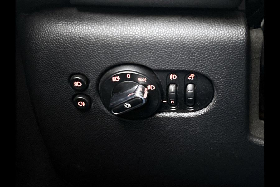 MINI Cooper SE Electric Yours 33 kWh (Dealer Onderh, Camera, Navi, StoelV, PDC, Climate Con, Etc)