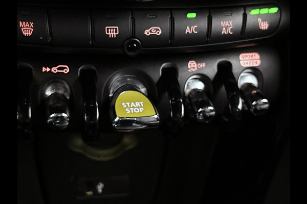 MINI Cooper SE Electric Yours 33 kWh (Dealer Onderh, Camera, Navi, StoelV, PDC, Climate Con, Etc)