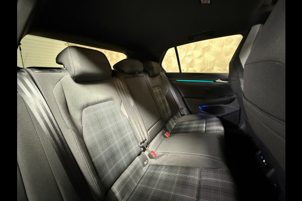 Volkswagen Golf 2.0 TDI GTD |Sfeerverlichting | Stuur/Stoelverwarming | Pano | Camera | Carplay