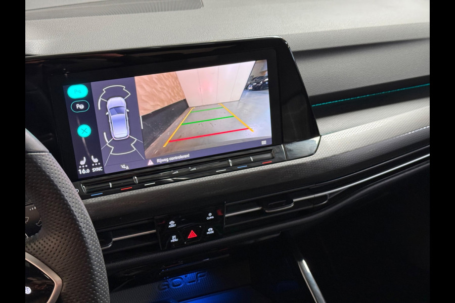 Volkswagen Golf 2.0 TDI GTD |Sfeerverlichting | Stuur/Stoelverwarming | Pano | Camera | Carplay