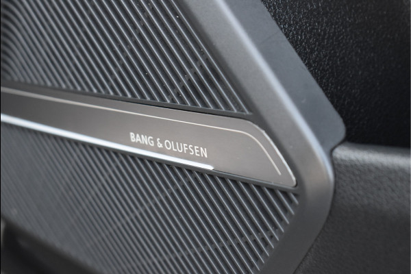 Audi Q5 55 TFSI e S-Line 367 Pk Pano Lucht Carbon Sfeer Oled Keyless Massage 21 Inch