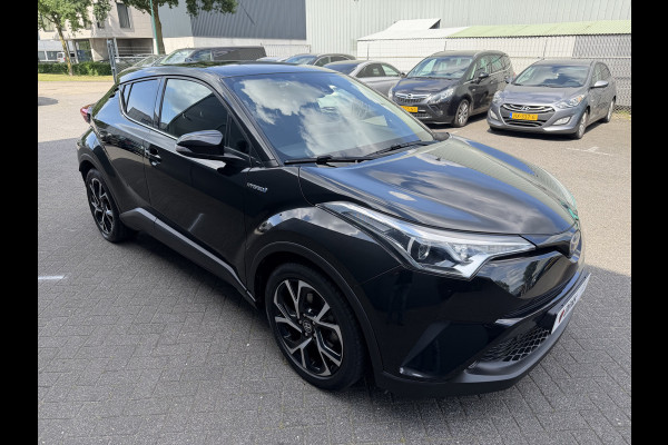 Toyota C-HR 1.8 Hybrid Business Intro (Trekhaak - Camera - Stoelverwarming - Keyless Entry - 18"incl 4S - Adaptieve Cruise Controle - Automa