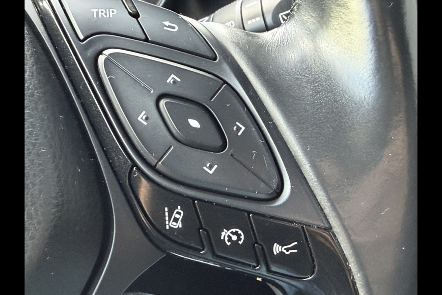 Toyota C-HR 1.8 Hybrid Business Intro (Trekhaak - Camera - Stoelverwarming - Keyless Entry - 18"incl 4S - Adaptieve Cruise Controle - Automa