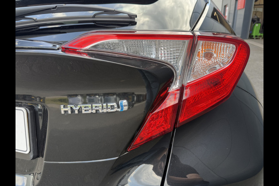 Toyota C-HR 1.8 Hybrid Business Intro (Trekhaak - Camera - Stoelverwarming - Keyless Entry - 18"incl 4S - Adaptieve Cruise Controle - Automa