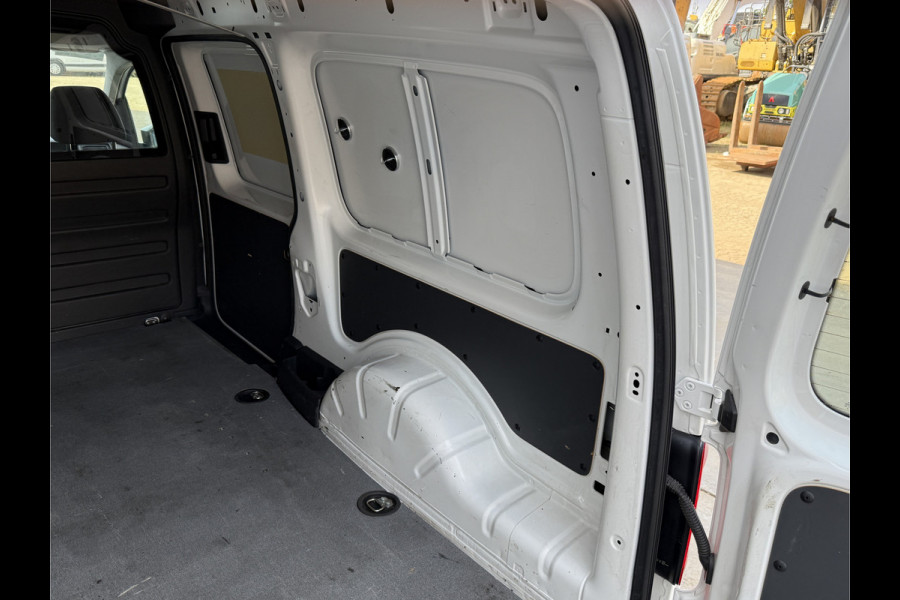 Volkswagen E-Caddy 37kWh 113PK L2H1 Elektrisch Caddy ABT 37,3kWh 159km WLTP Trekhaak Snelladen Airco Stoelverwarming Carplay Parkeersensoren