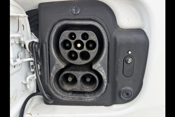 Volkswagen E-Caddy 37kWh 113PK L2H1 Elektrisch Caddy ABT 37,3kWh 159km WLTP Trekhaak Snelladen Airco Stoelverwarming Carplay Parkeersensoren