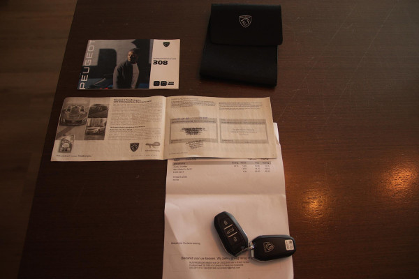 Peugeot 308 SW 1.2 PureTech GT PANO-VIRTUAL 3D-KEYLESS-LED-ACC