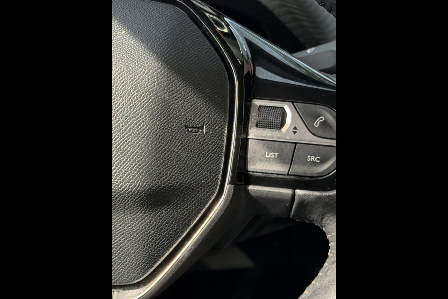 Peugeot 2008 1.2 PureTech Active Pack 107.000 KM - Apple CarPlay / Navigatie I Airco I LED I Sport velgen I Dealer onderhouden