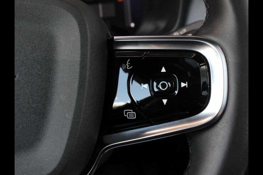 Polestar 2 Standard Range Single Motor 63kWh Climate control Cruise control Panorama dak Parkeersensoren + Camera Trekhaak Voorstoelen verwarmd Apple Carplay/ Android Auto