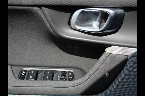 Polestar 2 Standard Range Single Motor 63kWh Climate control Cruise control Panorama dak Parkeersensoren + Camera Trekhaak Voorstoelen verwarmd Apple Carplay/ Android Auto