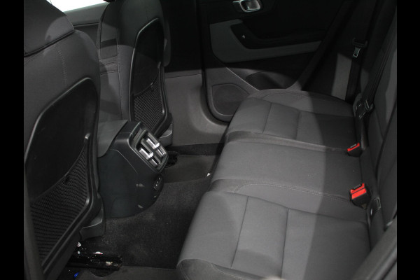 Polestar 2 Standard Range Single Motor 63kWh Climate control Cruise control Panorama dak Parkeersensoren + Camera Trekhaak Voorstoelen verwarmd Apple Carplay/ Android Auto