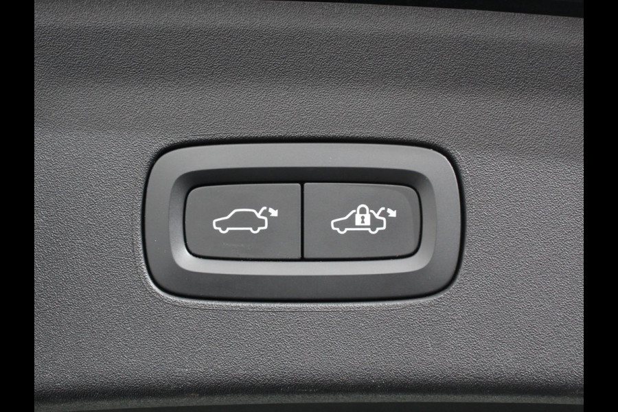 Polestar 2 Standard Range Single Motor 63kWh Climate control Cruise control Panorama dak Parkeersensoren + Camera Trekhaak Voorstoelen verwarmd Apple Carplay/ Android Auto