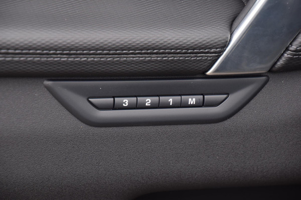 Land Rover Discovery Sport P270e PHEV Business Landmark Edition