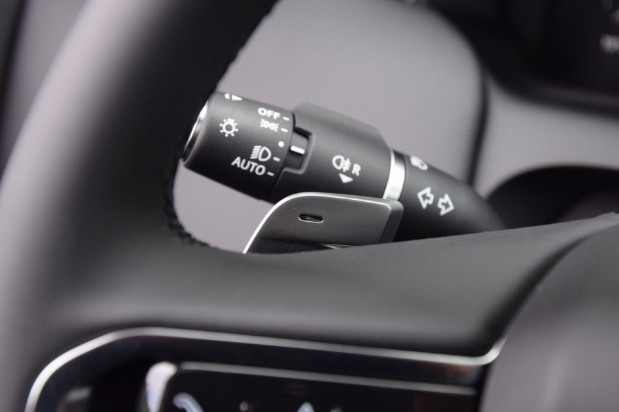 Land Rover Discovery Sport P270e PHEV Business Landmark Edition
