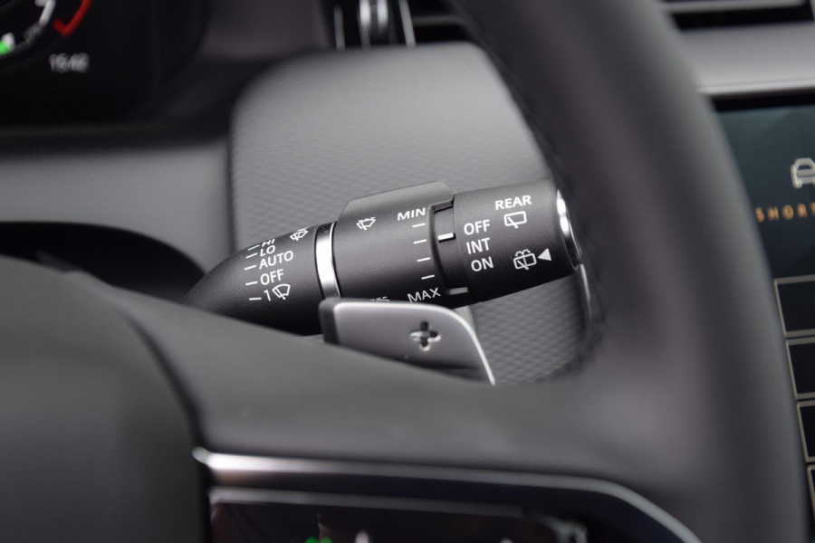 Land Rover Discovery Sport P270e PHEV Business Landmark Edition