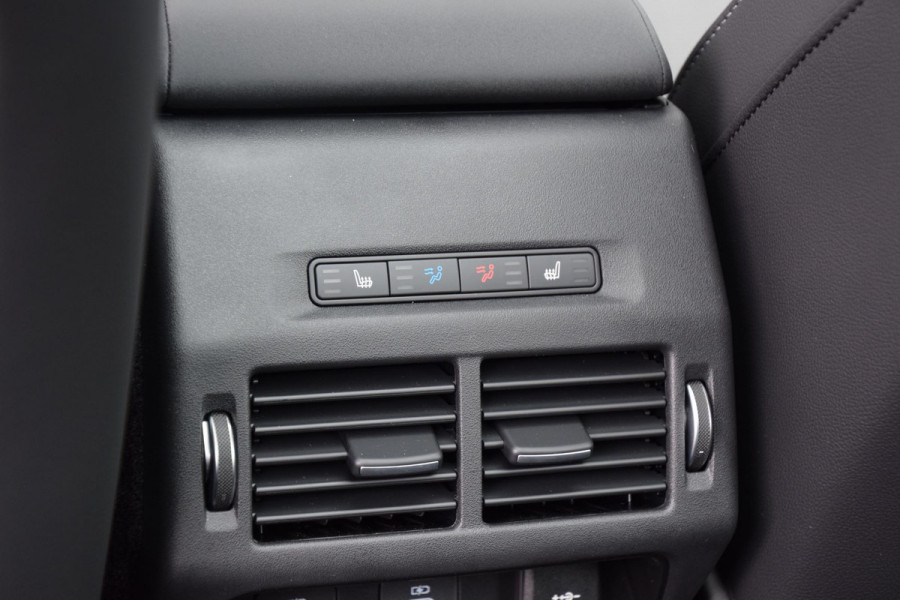 Land Rover Discovery Sport P270e PHEV Business Landmark Edition