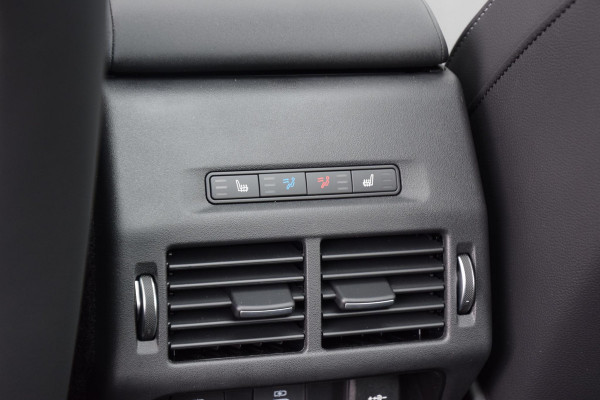 Land Rover Discovery Sport P270e PHEV Business Landmark Edition