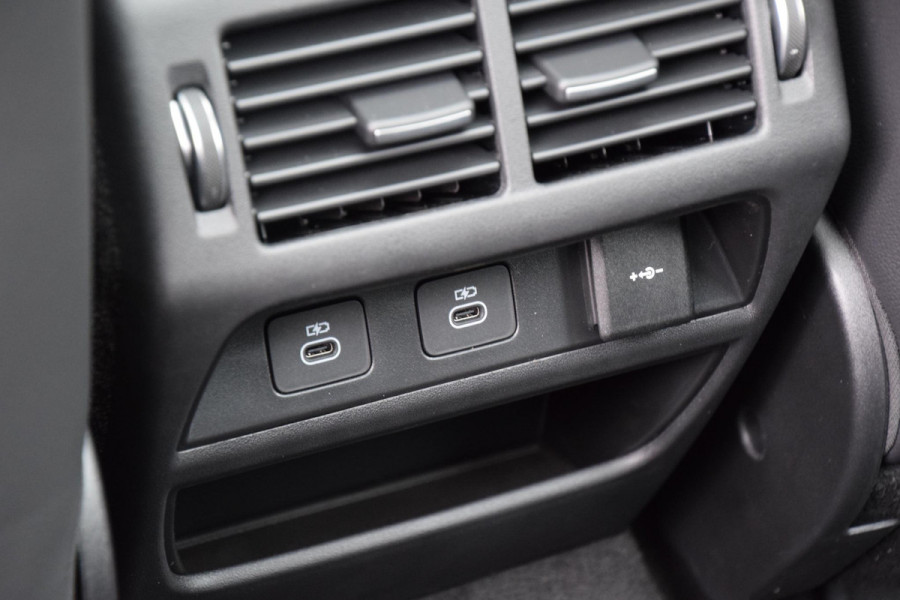 Land Rover Discovery Sport P270e PHEV Business Landmark Edition