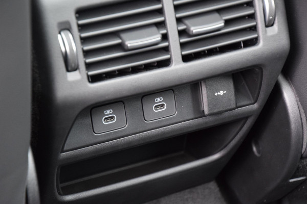 Land Rover Discovery Sport P270e PHEV Business Landmark Edition