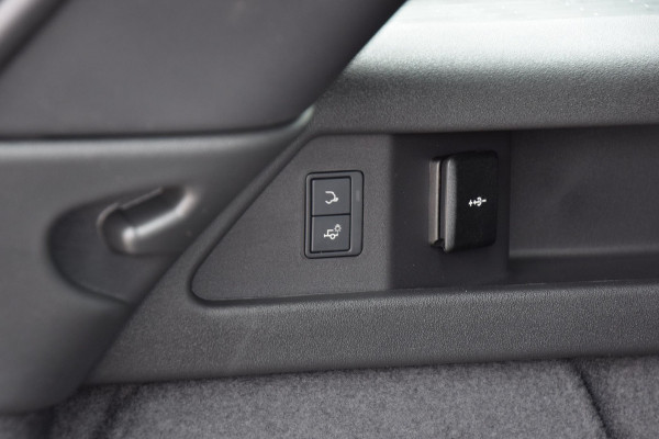 Land Rover Discovery Sport P270e PHEV Business Landmark Edition