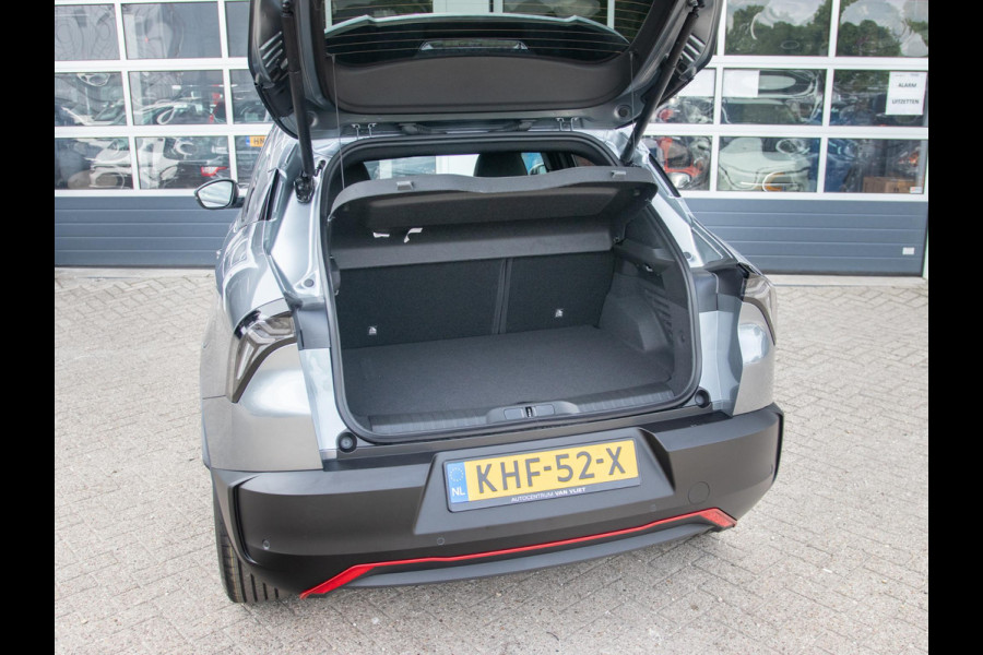 Alfa Romeo junior Elettrica Speciale 54 kWh | Techno Pack | Warmtepomp | Verwarmbare Voorruit | Arese Silver