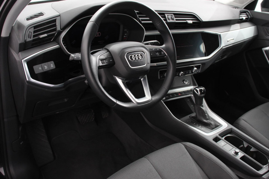 Audi Q3 Sportback 35 TFSI 150pk S-tronic Prestige Navigatie Apple Carplay/Android Auto Parkeersensoren Adaptieve Cruise Control Stoelverwarming Ledverlichting Virtual Cockpit Climate Control