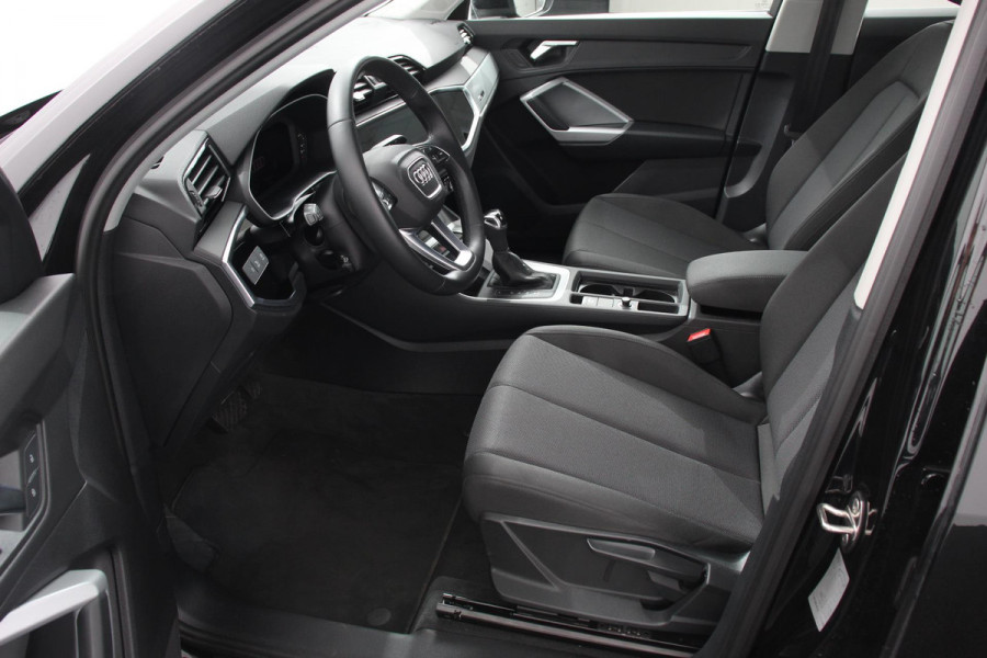 Audi Q3 Sportback 35 TFSI 150pk S-tronic Prestige Navigatie Apple Carplay/Android Auto Parkeersensoren Adaptieve Cruise Control Stoelverwarming Ledverlichting Virtual Cockpit Climate Control